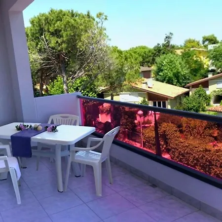 In Mit Gemeinsamem Pool Apartment Bibione